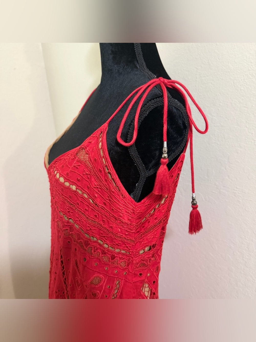 Free People PYT Mini Dress Red Lace Boho Crochet Scalloped Cutout Strappy V-Neck - Picture 13 of 15